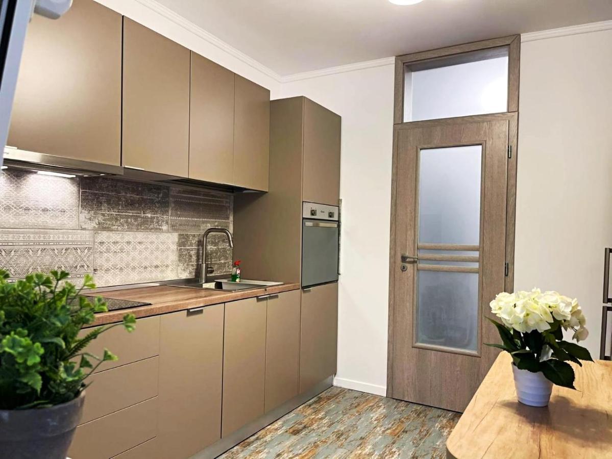 Start Apartments 1 Bukares Bagian luar foto